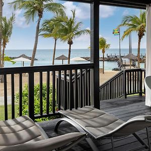 Pink Gin Beachfront Walkout Club Level Room Patio Tranquility Soaking Tub WB